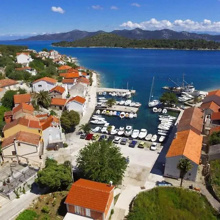 Ena , 286 Holiday home