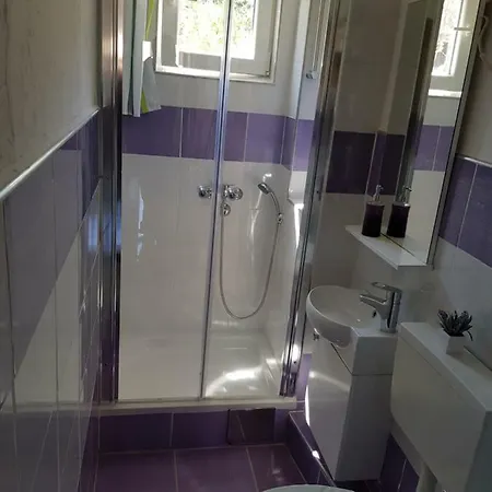 Holiday home Ena , 286