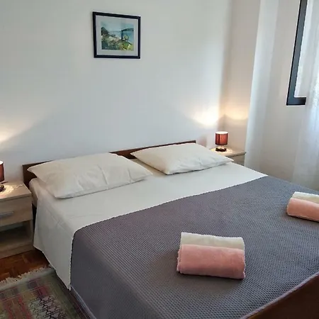 Ena , 286 بيت للعطل