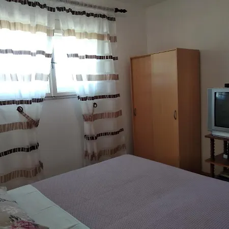 Ena , 286 * Mali Iz