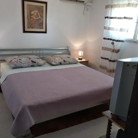 Holiday home Ena , 286